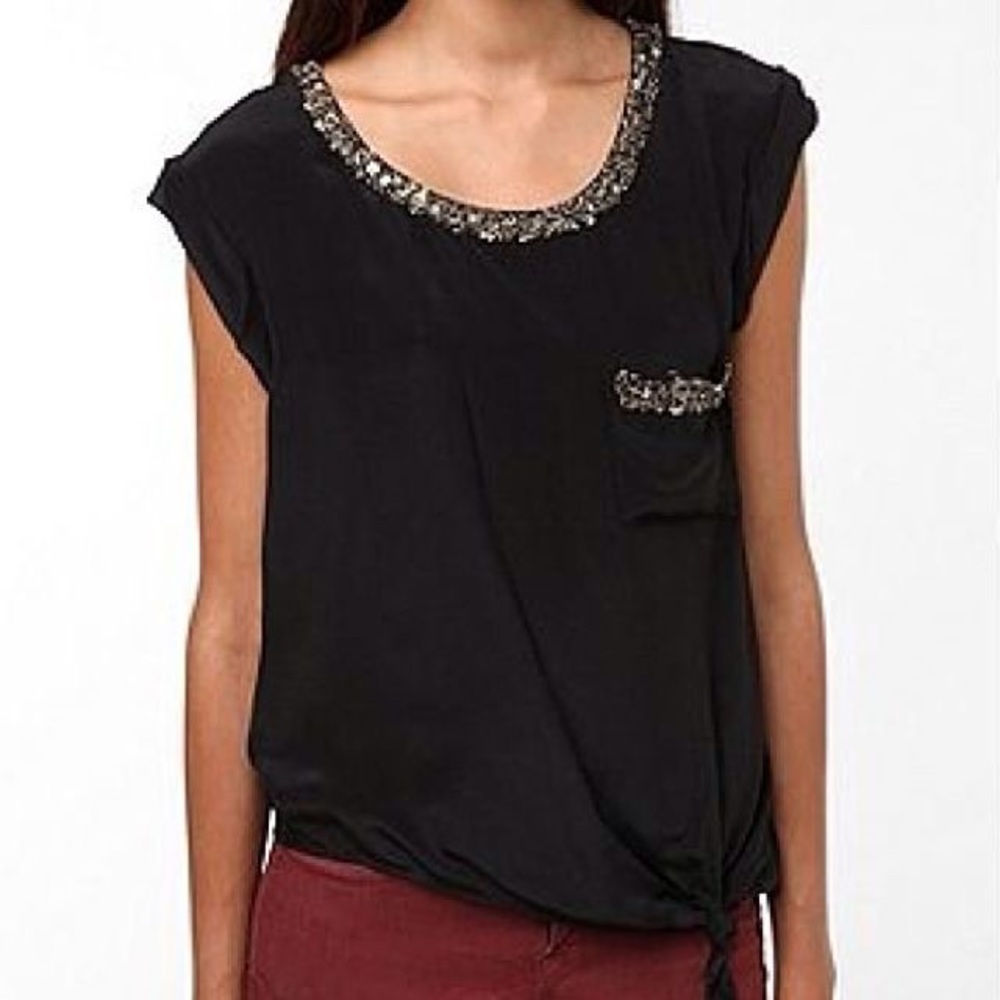 Chandi & Lia Short sleeve silk top with tie
